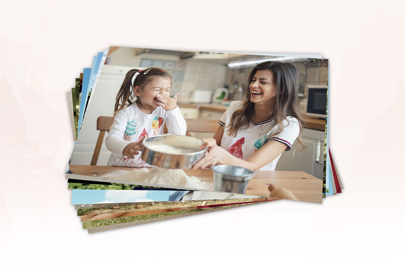 Un enfant et une mère cuisinent ensemble et partagent un moment excitant.