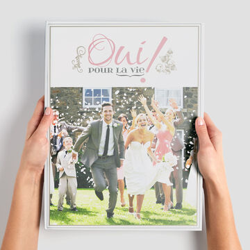 Photo de mariage avec des familles et amis réunis