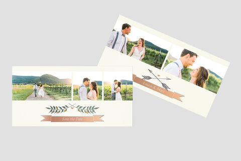 Un design romantique Save-the-Date avec des photos d'un couple en plein air.