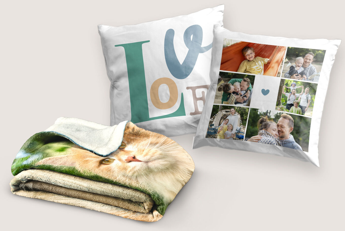 Deux coussins décoratifs et une couverture douillette à motif animal.