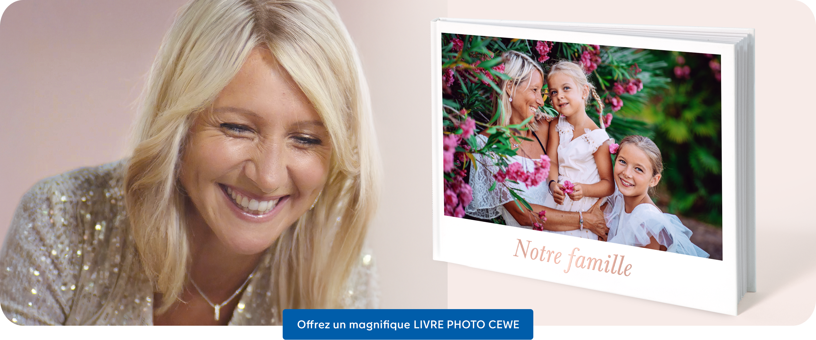 Famille pose affectueusement dans le jardin avec des fleurs