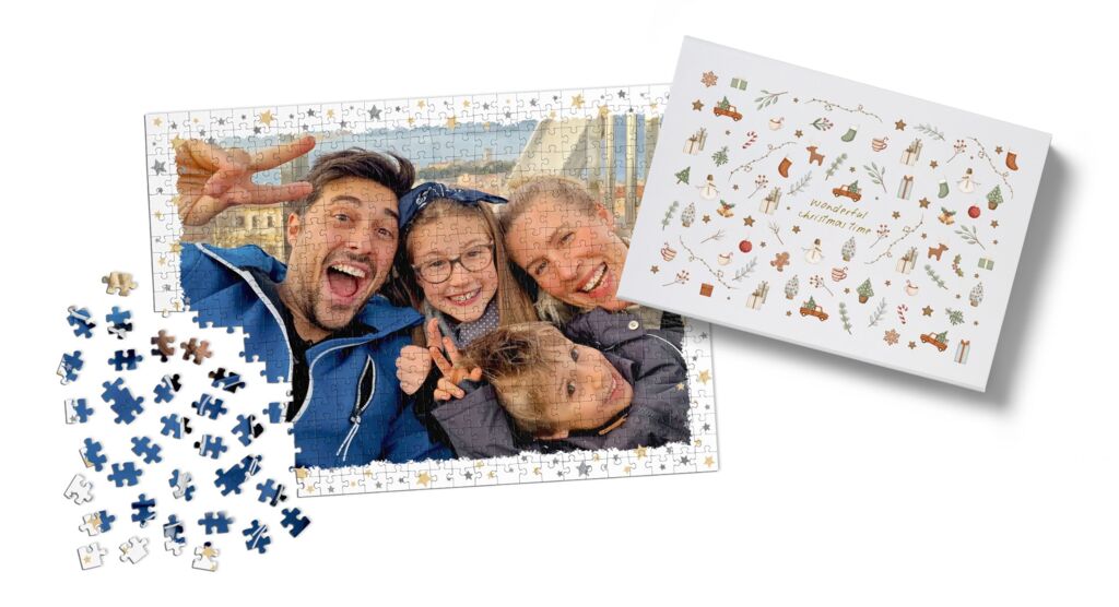 Puzzle avec photo de famille à reconstituer et une boîte