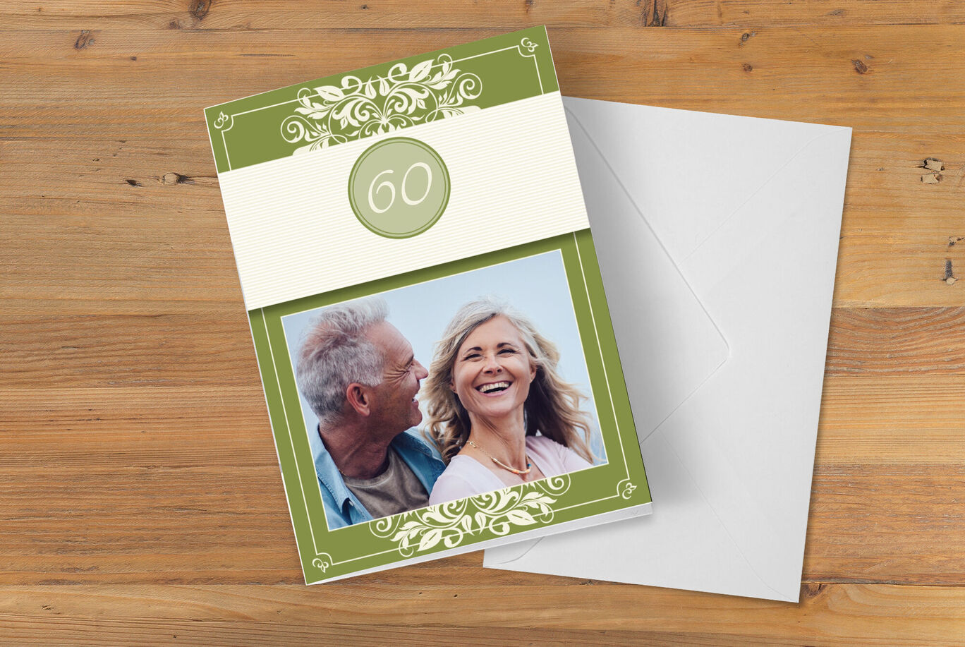 Une carte de vœux personnelle pour un 60e anniversaire dans un design élégant avec un fond vert.