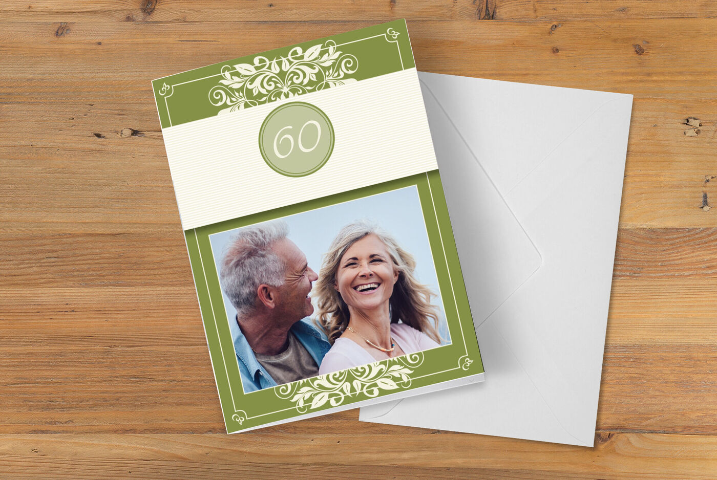 Une carte de vœux personnelle pour un 60e anniversaire dans un design élégant avec un fond vert.