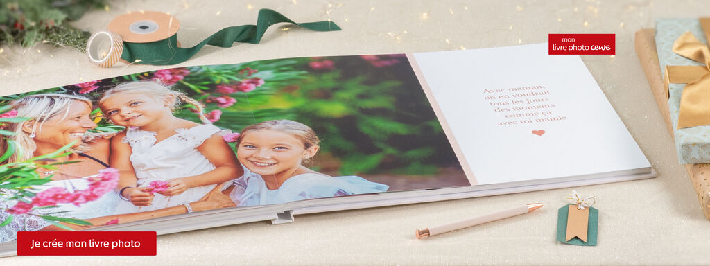 livre photo personnalisé avec ouverture à plat montrant une photo de famille