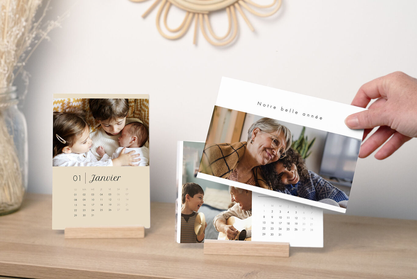 Un élégant calendrier photo avec des souvenirs personnalisés. Vue de janvier affichée.